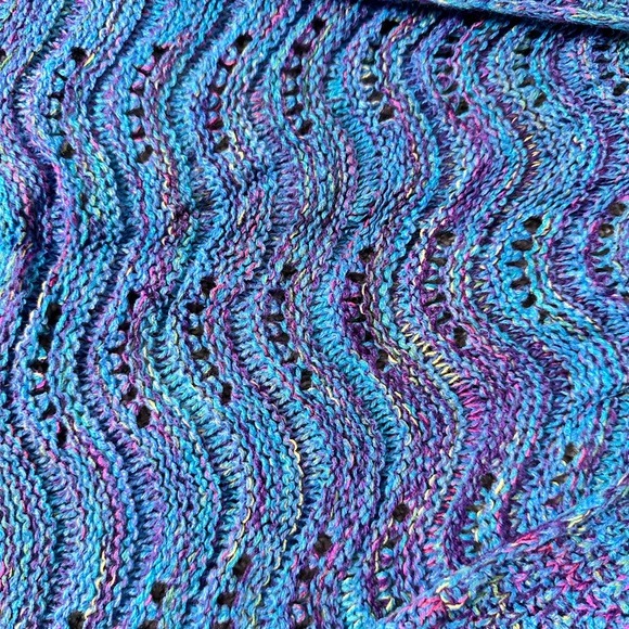 Knitted Mermaid Tail Blanket Blue/Purple Cozy - Picture 3 of 4